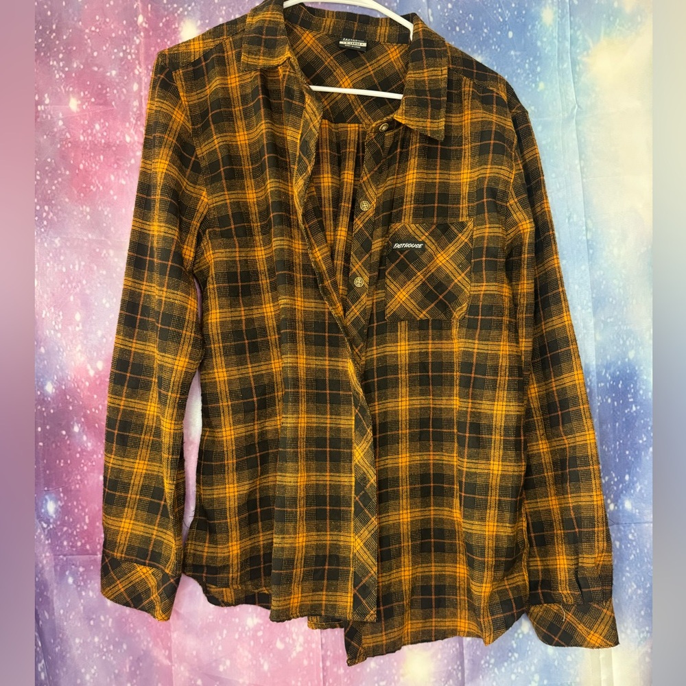 Women’s Fast house customs plaid shirt 🛍